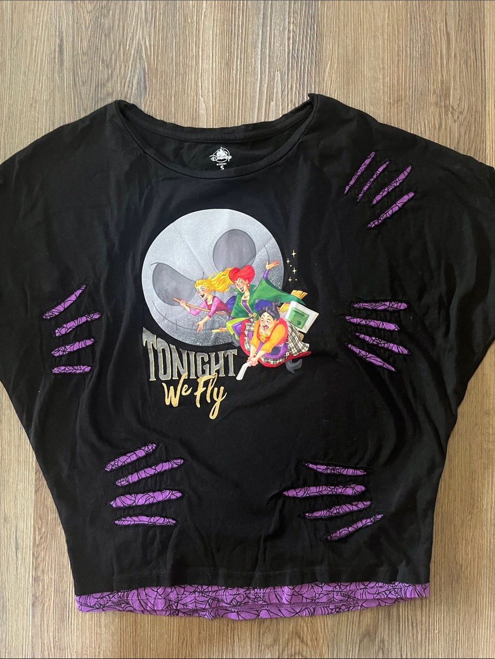 Disney Hocus Pocus Tonight We Fly Black Graphic Women's Tee small NWOT